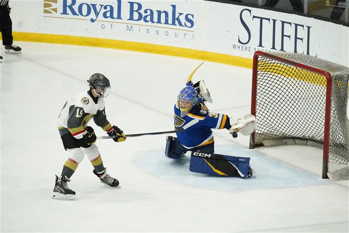 2014 AAA St Louis Blues goalie making a save